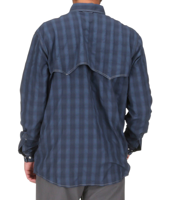 Simms Big Sky Fishing Shirt Admiral Blue Model Back Simms Big Sky Fishing Shirt Admiral Blue Model Back